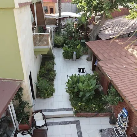 B&B Yali